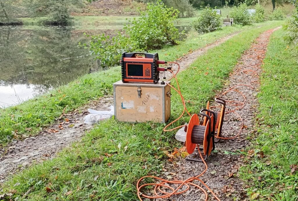 Recherche de fuite sur un barrage par mesures électriques